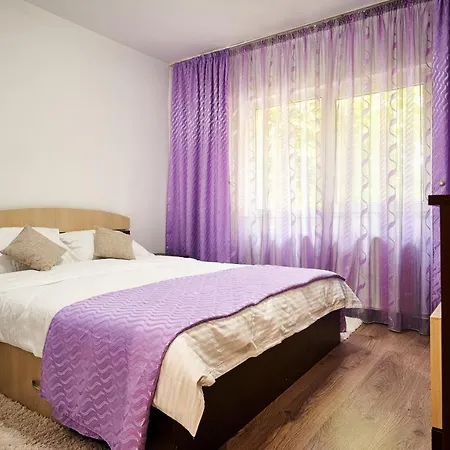 Family Apartment *